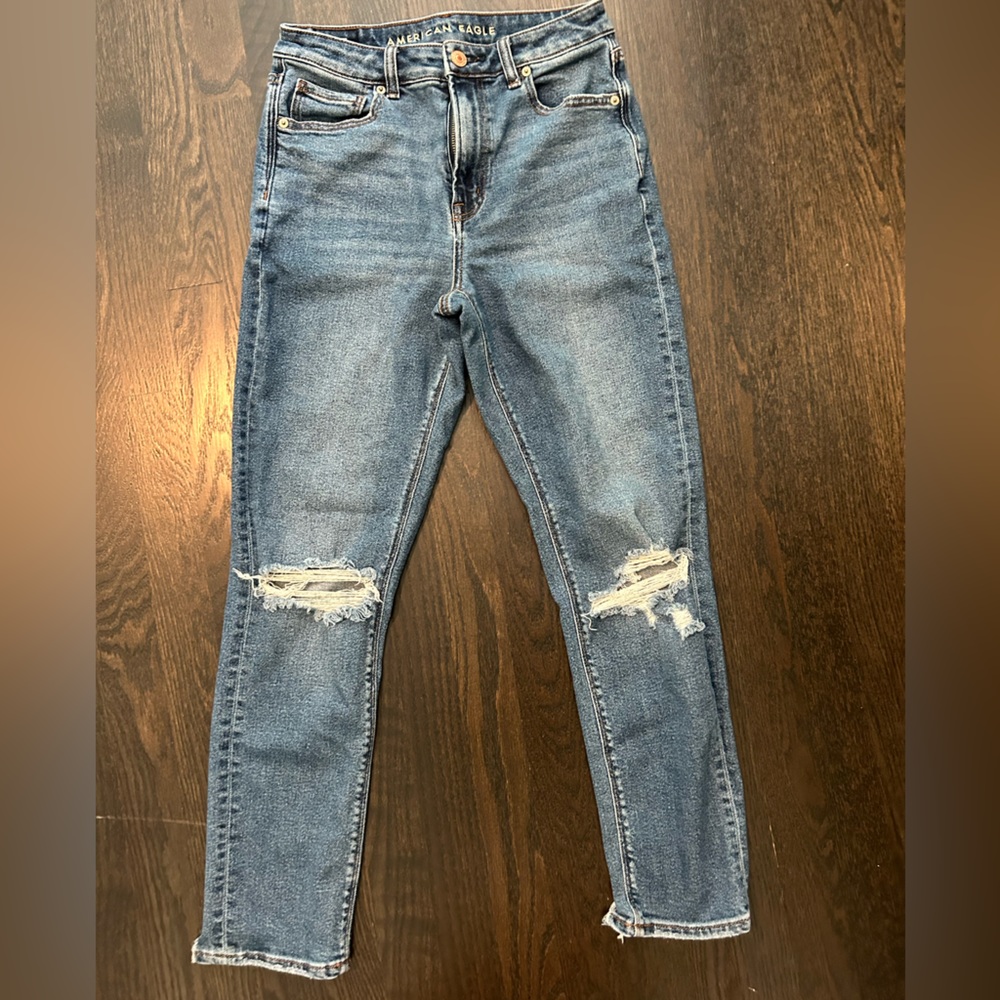 American Eagle Ripped Jeans Size 2